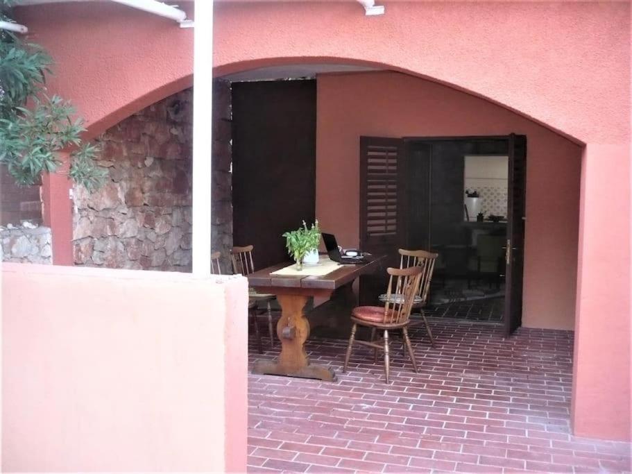 Apartment Maya Stari Grad  Buitenkant foto